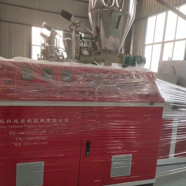 PVC陰陽角設(shè)備的選擇要謹(jǐn)慎